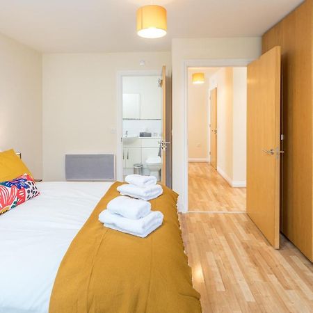 Central Watford Stylish 2 Bedroom Serviced Apartment With Free Parking Exterior foto